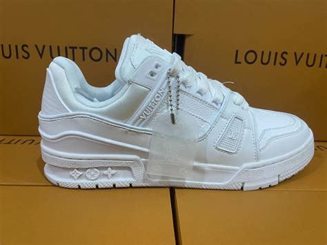 louis vuitton low white sneakers.